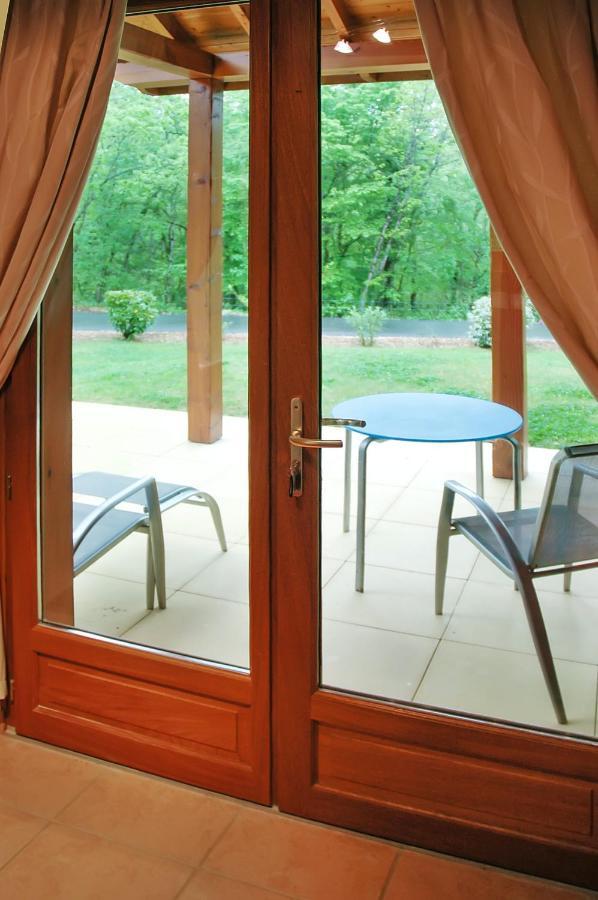 Maison De 2 Chambres Avec Vue Sur Le Lac Piscine Partagee Et Jardin Amenage A Lachapelle Auzac Bagian luar foto