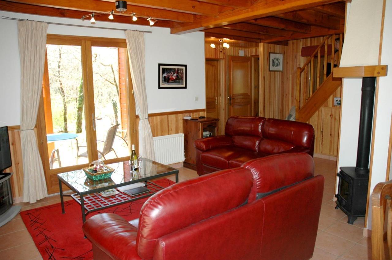 Maison De 2 Chambres Avec Vue Sur Le Lac Piscine Partagee Et Jardin Amenage A Lachapelle Auzac Bagian luar foto